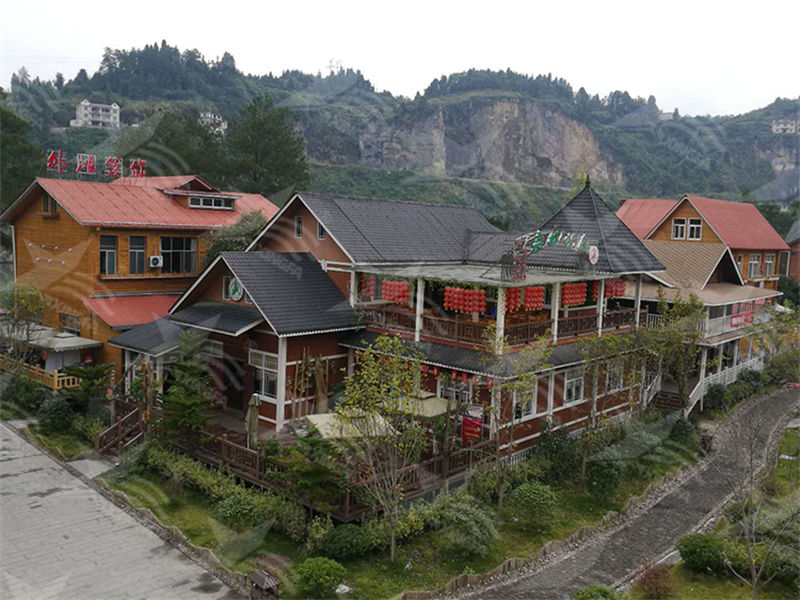 选择济宁合成树脂瓦，为南方屋顶雨季防水护航